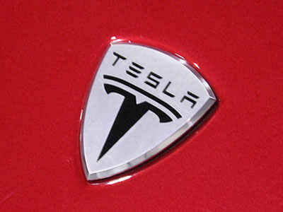 Tesla Motors: Νέο εργοστάσιο για μπαταρίες ιόντων λιθίου